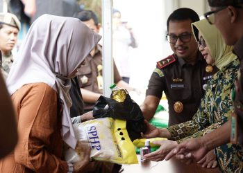 Kejaksaan Tinggi Banten Memeriahkan Bulan Suci Ramadhan dengan Bazar, Bakti Sosial, dan Berbagi Takjil