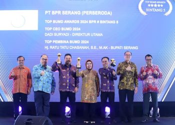 Bupati Serang Kembali Raih Penghargaan dari Majalah Top Business atas Dedikasinya Membina BUMD