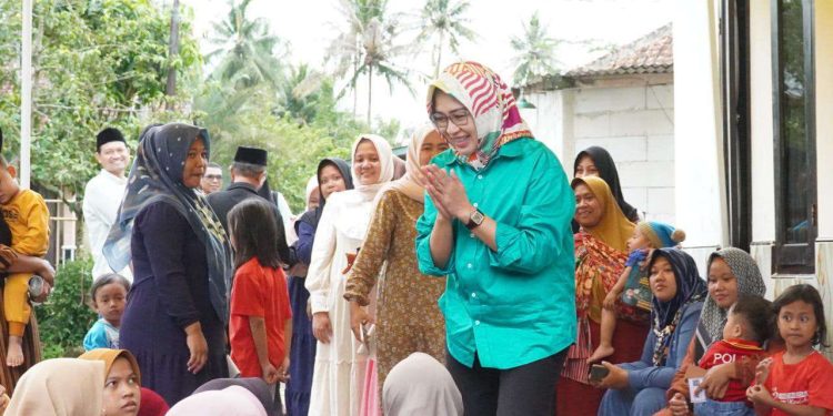 Silaturahmi Ramadan di Banjar Pandeglang, Airin Disambut Antusiasme Ratusan Warga