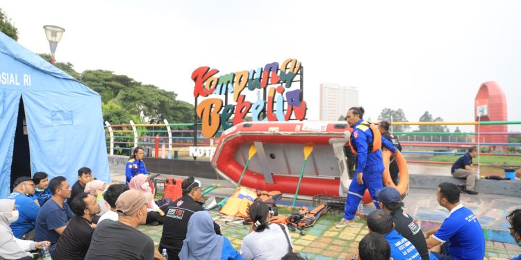 Petugas Ambulans Dinkes Kota Tangerang Dibekali Pelatihan Water Rescue