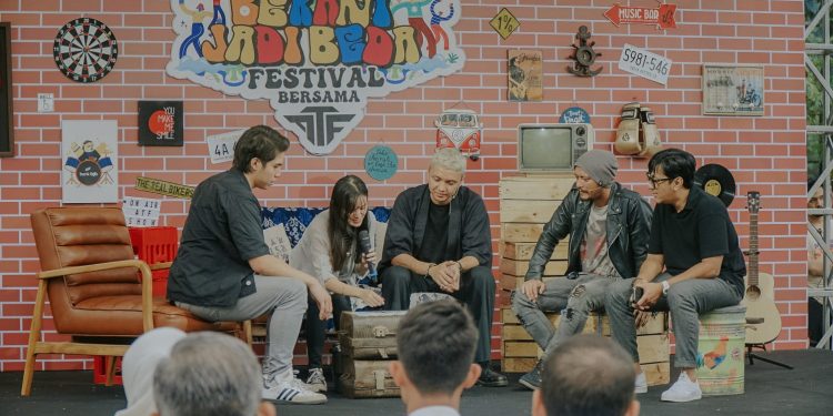 Bank bjb Sukseskan Berani Jadi Beda Festival Bersama Andre Taulany and Friend