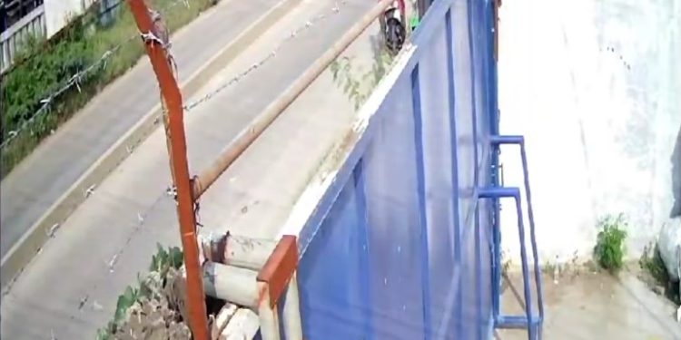 Lagi Istirahat, Motor Driver Ojol Disikat Maling