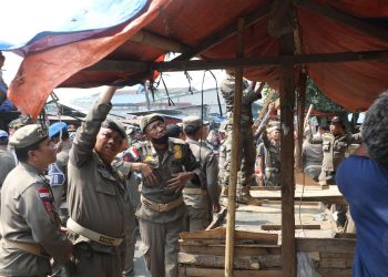 Puluhan PKL di Situ Ciherang Kecamatan Cikande Ditertibkan Tanpa Perlawanan