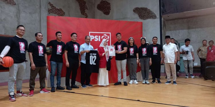 PSI Resmi Dukung Zakiyah-Najib di Pilkada Serang, Kaesang Serahkan SK