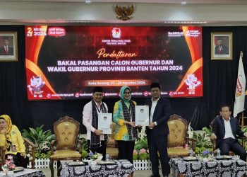 Pasangan Airin-Ade Resmi Daftar ke KPU Banten dengan dikawal 9 Partai Pengusung