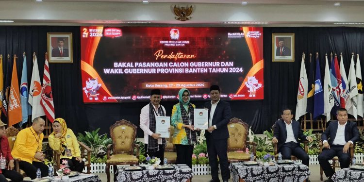 Pasangan Airin-Ade Resmi Daftar ke KPU Banten dengan dikawal 9 Partai Pengusung