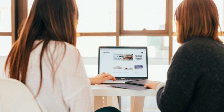 5 Tips Efektif Mengelola Bisnis Kecil Agar Tetap Tumbuh di Tengah Persaingan