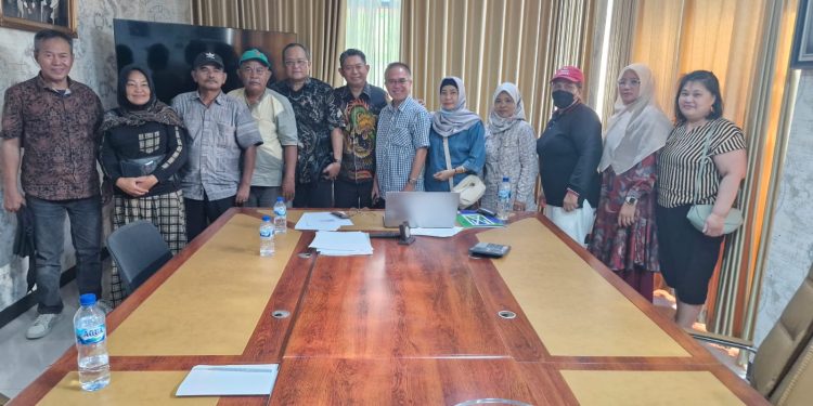 Proyek Sutet Rawabuaya Cengkareng Dituntut Warga