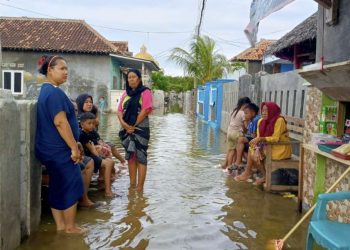 Nasib Warga Desa Domas, Terendam Banjir Rob, Terlupakan oleh Pemerintah