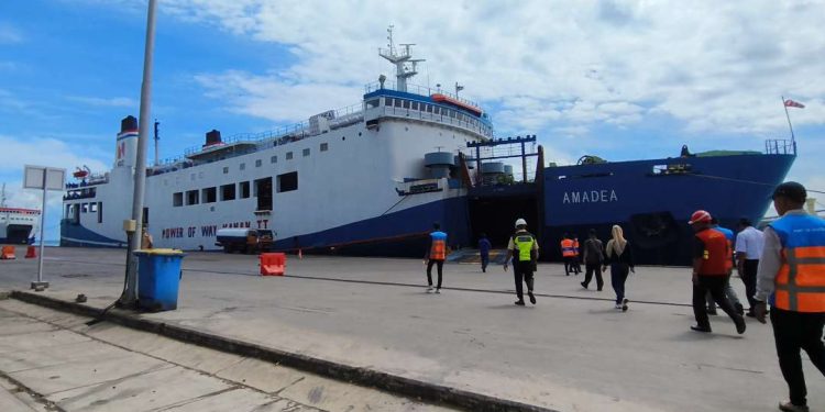 H-6 Lebaran: Kendaraan Roda Empat dan Truk Menurun di Penyeberangan Merak-Bakauheni