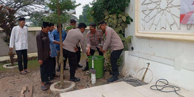 Polres Serang dan PT IKPP Hadirkan Sarana Air Bersih untuk Warga Kragilan