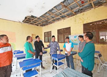 Wabup Serang Tinjau Fasilitas Pendidikan dan Kantor Desa di Binangun