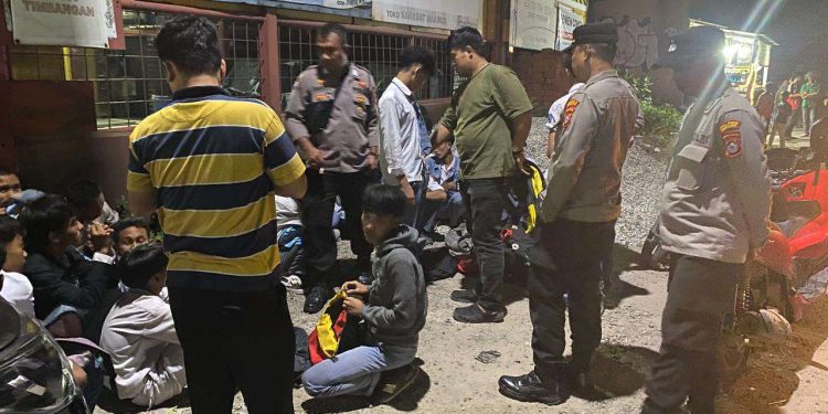 Cegah Kenakalan Remaja, Polsek Cikande Amankan 28 Pelajar yang Nongkrong di Jalan Raya