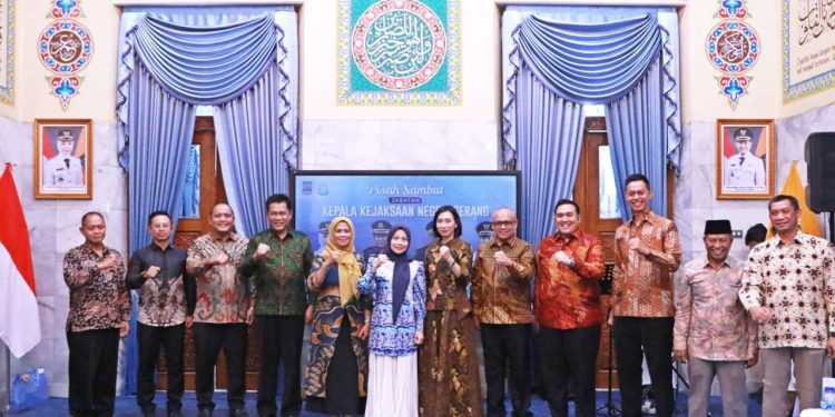 Sinergi Penegakan Hukum dan Pembangunan: Bupati Serang Sambut Kajari Baru di Momentum Pisah Sambut
