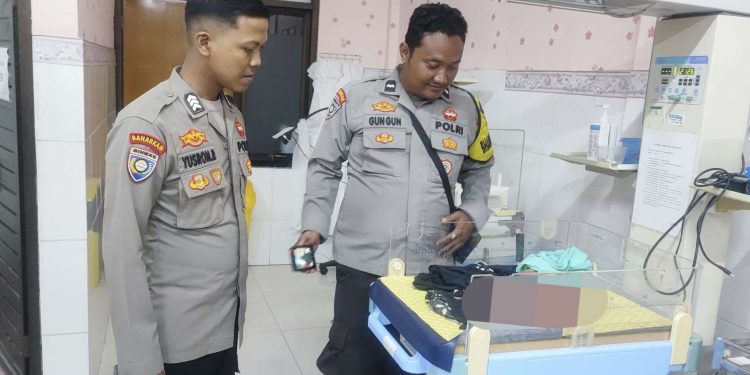 Bayi Perempuan Dibuang di Teras Rumah Warga, Polisi Lacak Orang Tua Kandung