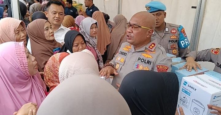 Bazar Murah di Polsek Cikande Ramai Diserbu Ribuan Warga