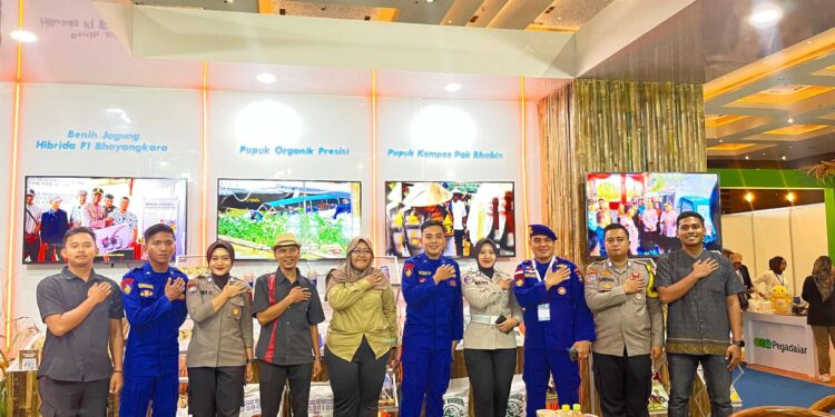 Kepala Desa Tegal Maja Angkat Nama Desa Lewat Inovasi Pupuk Kompos Pak Bhabin di Agrinex 2025