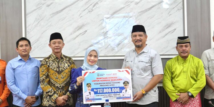 Datang ke Aceh Tamiang, Bupati Serang Bawa Bantuan Rp1,19 Miliar untuk Korban Bencana